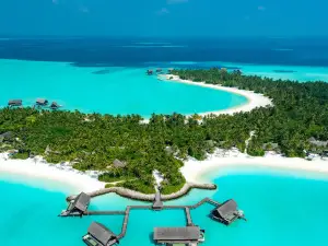 Top 10 Hotels with Villas in Kaafu Atoll