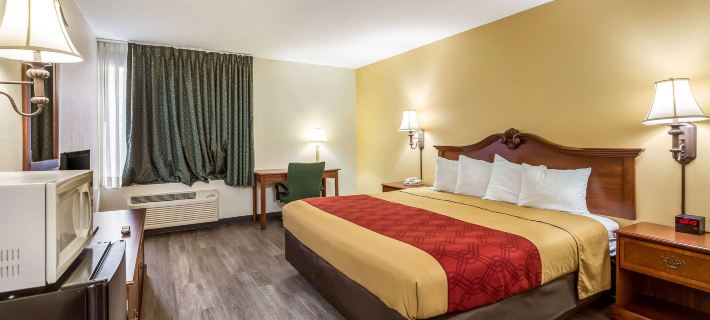 Econo Lodge Inn & Suites Fairview Heights St Louis Hotels in St. Clair County