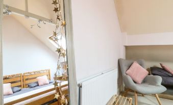 Cute Remarkable Quirky 2 Bed House in Derby
