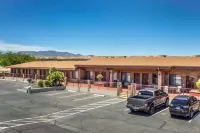 Quality Inn Benson I-10 Exit 304 - parking