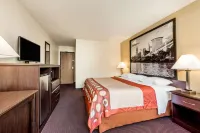 Super 8 by Wyndham Franklin/Middletown Area - parking