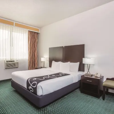 University Inn & Suites Berkeley Hotels near Elements
