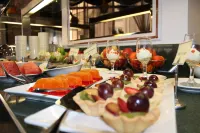 Al Diar Dana Hotel - breakfast