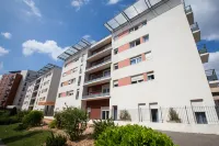 Apparthotel Privilodges Lyon Lumière 08.Hopitaux Est/메종 드 라 단스 호텔