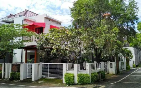 Homestay K 10 Syariah Malang Отели рядом с достопримечательностью «DUCK RC DDR»