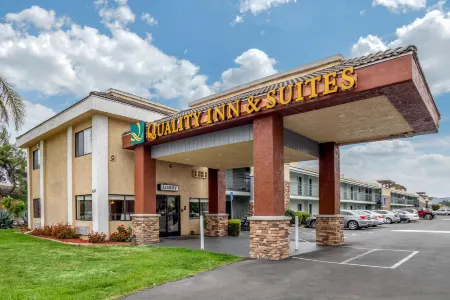 Quality Inn & Suites El Cajon San Diego East Отели рядом с достопримечательностью «Olaf Wieghorst Museum & Western Heritage Center»