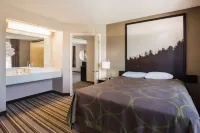 Super 8 by Wyndham Sevierville Riverside - Balkon