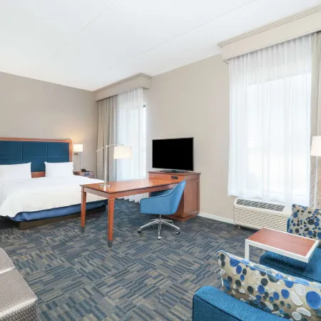 Hampton Inn & Suites Newburgh - Stewart Airport