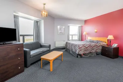 Super 8 by Wyndham Mt Hope Hamilton Intl Arpt on Hotels in Hamilton