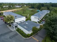 East Hampton House Resort Hotels in Amagansett