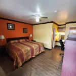 Vanguard Motel Hotel dekat Brule Stadium