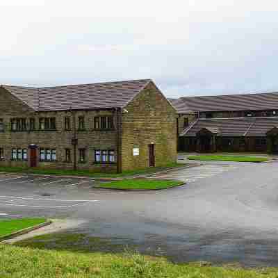 Pennine Manor Hotel Hotel Exterior