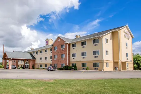 Comfort Suites Wisconsin Dells Area Отели рядом с достопримечательностью «Каскейд Маунтин»