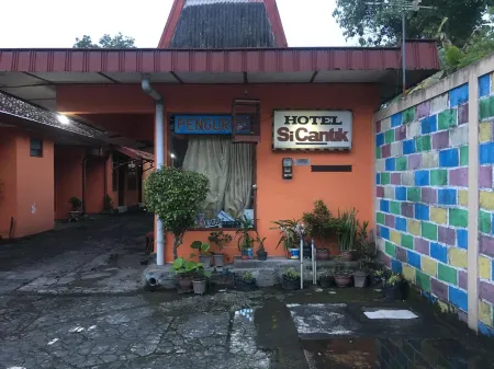 Hotel SiCantik Отели в г. Pakem