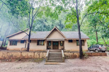 Old Magazine House - Jungle Lodges