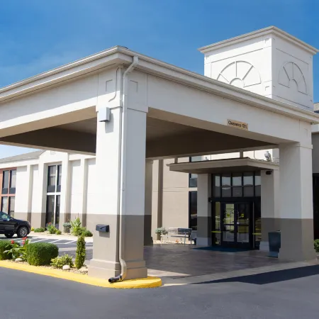 Holiday Inn Express MARSHFIELD (SPRINGFIELD AREA) by IHG