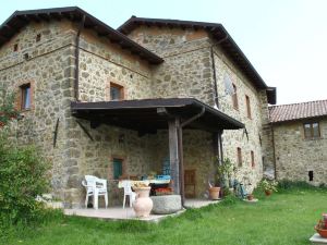 Accogliente casa vacanze a Canossa vicino a una foresta