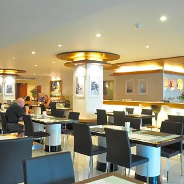 Flipper House Hotel Отели рядом с достопримечательностью «Бич-роуд»