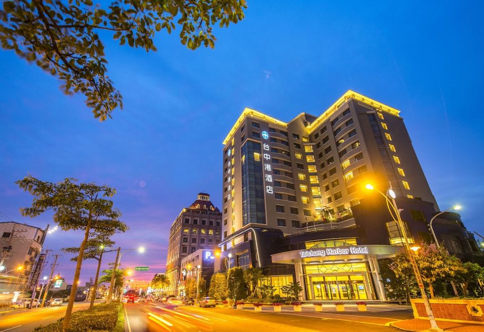 타이중 하버 호텔의 세련된 로비 이미지