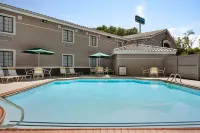La Quinta Inn Lexington/Horse Park - Pools