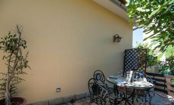 Spacious House in Lido di Noto with Terrace and Garden - Housity
