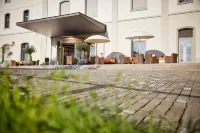 B2 Boutique Hotel + Spa Hotels in District 2