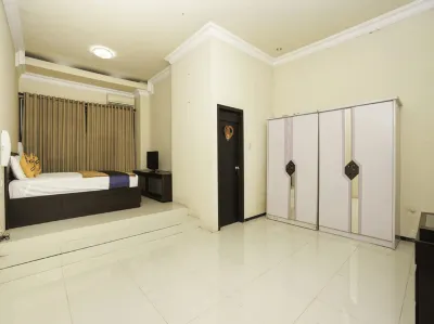 SPOT ON 2483 Salju Korea Car Wash Hotel di Jajar Tunggal