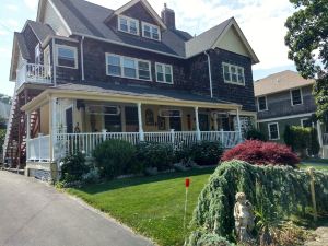 Armistead Cottage Bed & Breakfast