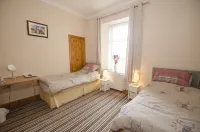 Knight's Rest Guest House Hotels in Shotts