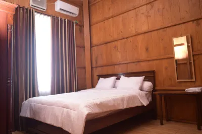 Omah Kayu Villa Hotel dekat Pantai kamal