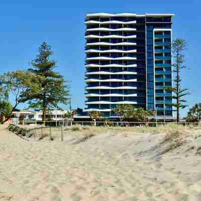 Iconic Kirra Beach Resort Hotel Exterior