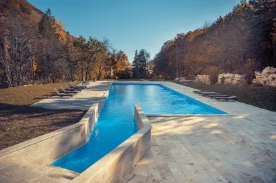 Apricot Aghveran Resort Отели в г. 