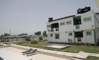 Lloyds Beach Resort