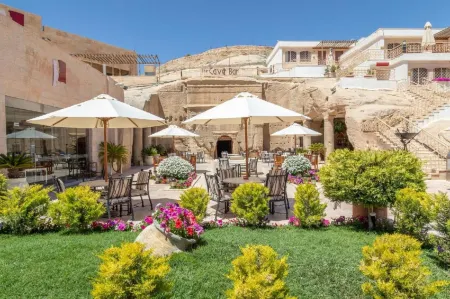 Petra Guest House Hotel