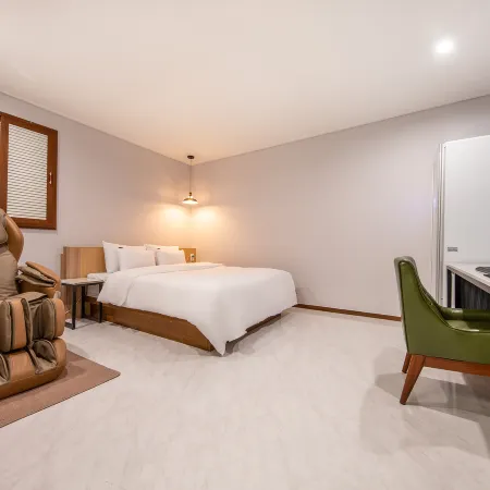 Jecheon Cats Hotel