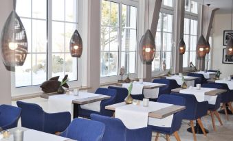 Strandhotel Miramar - Housity