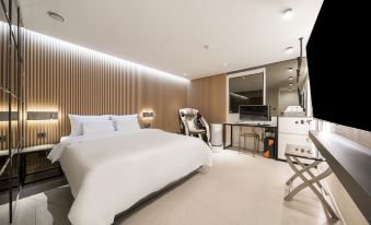 Seocho JS Hotel