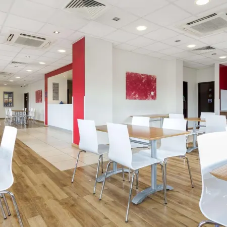 Travelodge Camberley Central