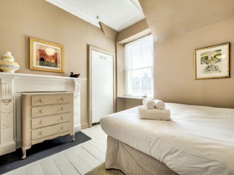 Joivy Famous St. Mary's Street Old Town Apartment