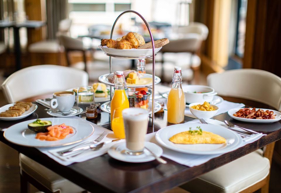 4. 힐튼 암스테르담..