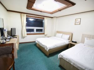 Tongyeong Tourist Hotel