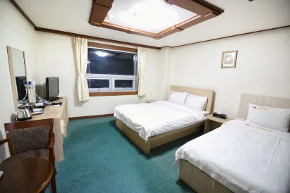 Tongyeong Tourist Hotel