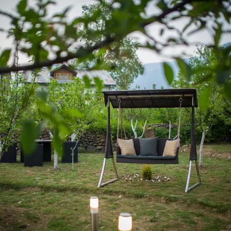 Apple Orchard Resort & Spa - Overlooking Zabarwan Mountain