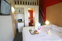 Kyriad Direct Poitiers  - Gare du Futuroscope Hotels in Vienne