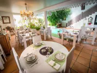 La Villa Ambrosia - Maison d'hôtes Narbonne Hôtels à : Cuxac-d'Aude