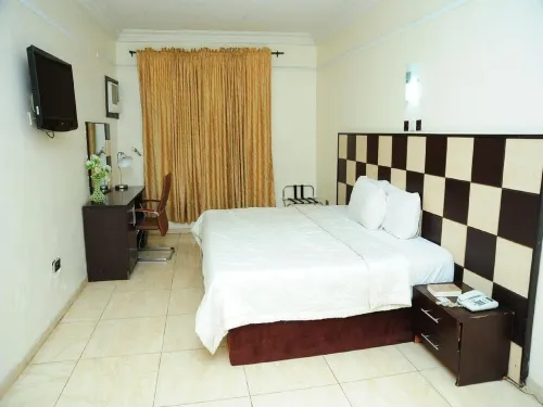 Richton Hotel and Suites
