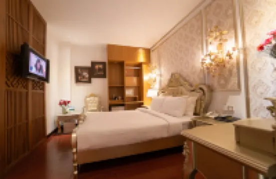 白色 8A 泰範龍酒店