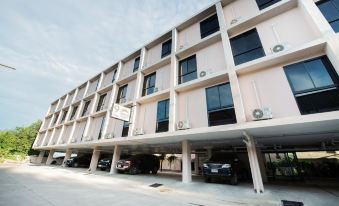 Sattahip 9 Boutique Hotel