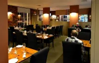 Winning Post Motor Inn - Pysäköinti