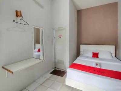 RedDoorz near Alun Alun Batu 2 Hotel dekat Playground Alun-alun Batu